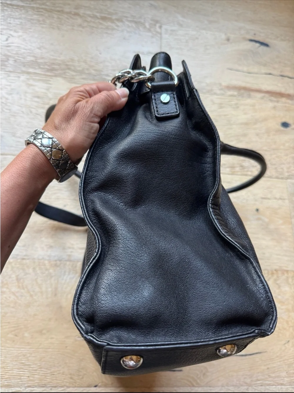 MICHAEL KORS LARGE HAMILTON TOTE BLACK Good condition Price Firm